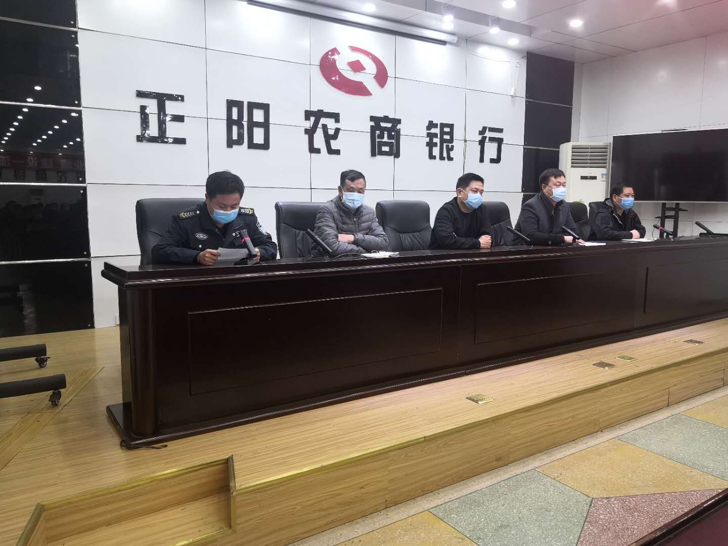 1585739601991538.jpg 寰俊剧_20200401191053.jpg